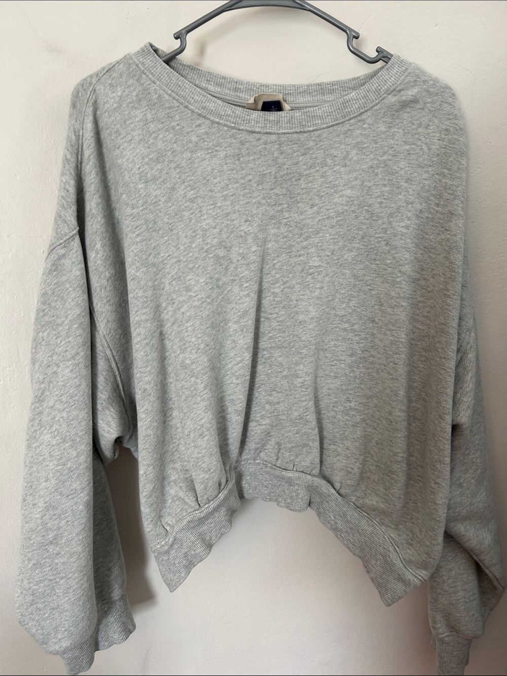 Universal Thread Light Gray Cropped Sweatshirt